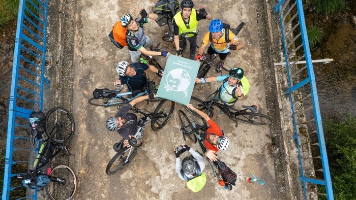 LE PLUS LONG RELAIS À VÉLO AU MONDE, POUR LE CLIMAT !
AVEC COP BIKE RIDE, VÉLO-CITÉ ET VÉLO SANTÉ, Maison écocitoyenne, Bordeaux