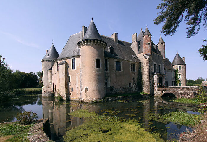 Le réveil d&rsquo;un château médiéval, Château de Boucard, Le Noyer