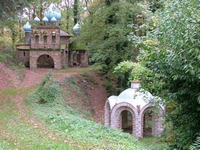 Le Skit du Saint Esprit et ses icônes Skit du Saint-Esprit Le Mesnil-Saint-Denis