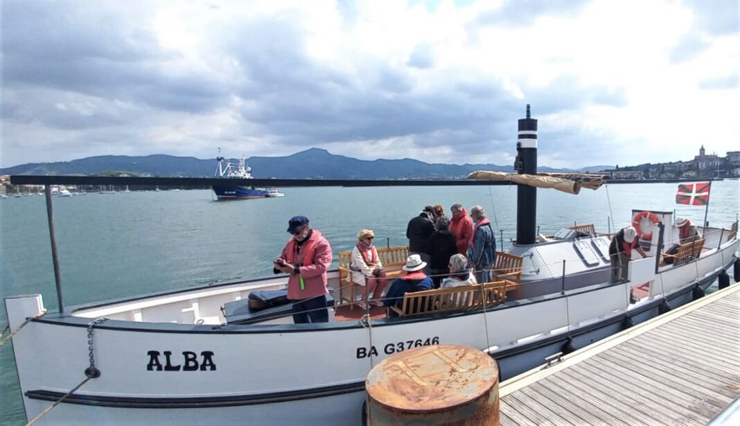 Lectures Flottantes Quai de la Floride Hendaye