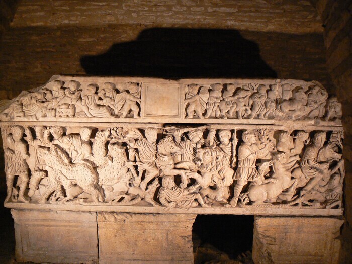 L'église Saint-Etienne et ses cryptes Abbaye Notre-Dame de Déols Déols