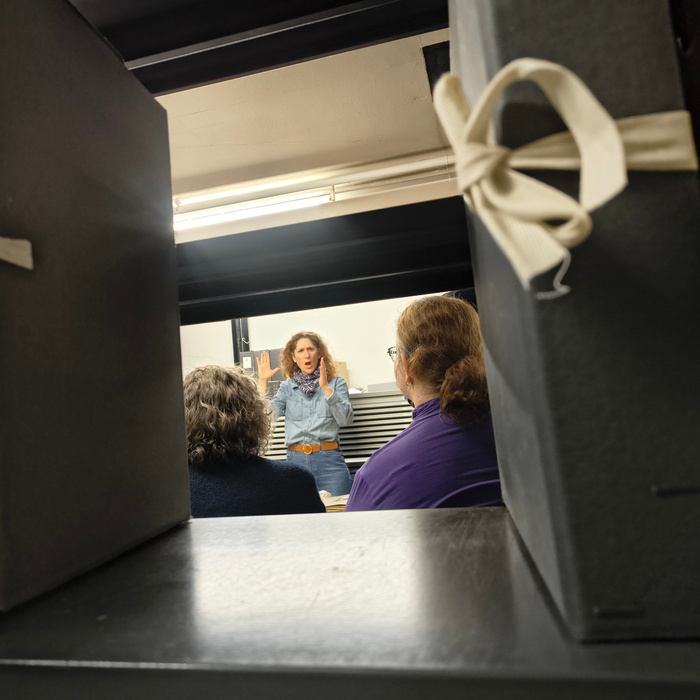 L'envers du décor – visite guidée du bâtiment en LSF Archives municipales Rennes