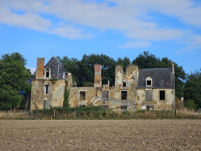 Les chantiers participatifs prolongent 2000 ans d&rsquo;histoire au château de la Villaudray, Château de la Villaudray, Beaulieu-sur-Oudon