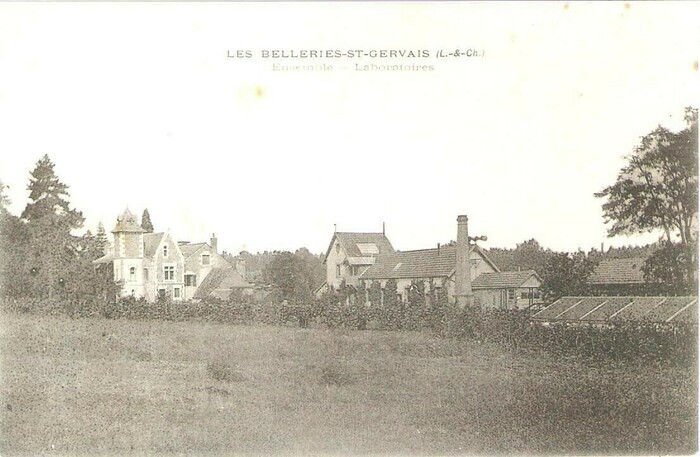 Les maisons bourgeoises du bas de Saint-Gervais, Parking de La Forge, Saint-Gervais-la-Forêt