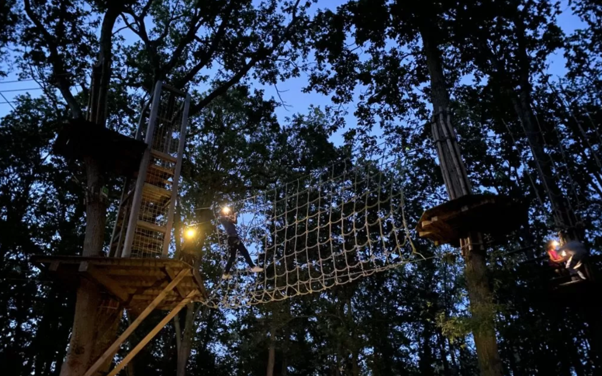 Les parcours nocturnes d'accrobranches à Accrocamp Accrocamp Saint-Quentin-en-Yvelines Montigny-le-Bretonneux