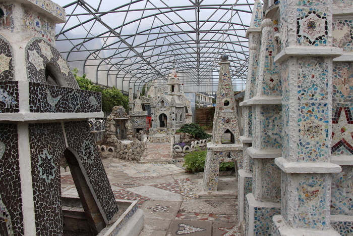 Levez les yeux ! Connaissez-vous l’art brut ? Un exemple exceptionnel en Normandie, La Maison Bleue de Da Costa, Dives-sur-Mer