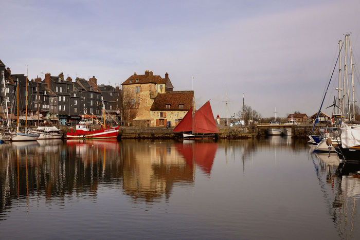 Levez les yeux ! En mission à Honfleur !, La Lieutenance, Honfleur