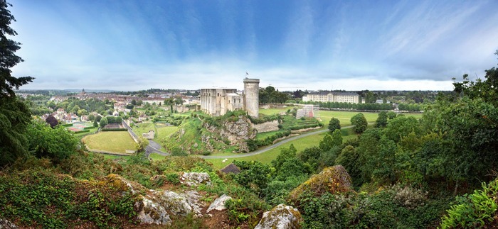 Levez les yeux ! Falaise, entre nature & histoire, Le Mont Myrrha, Falaise