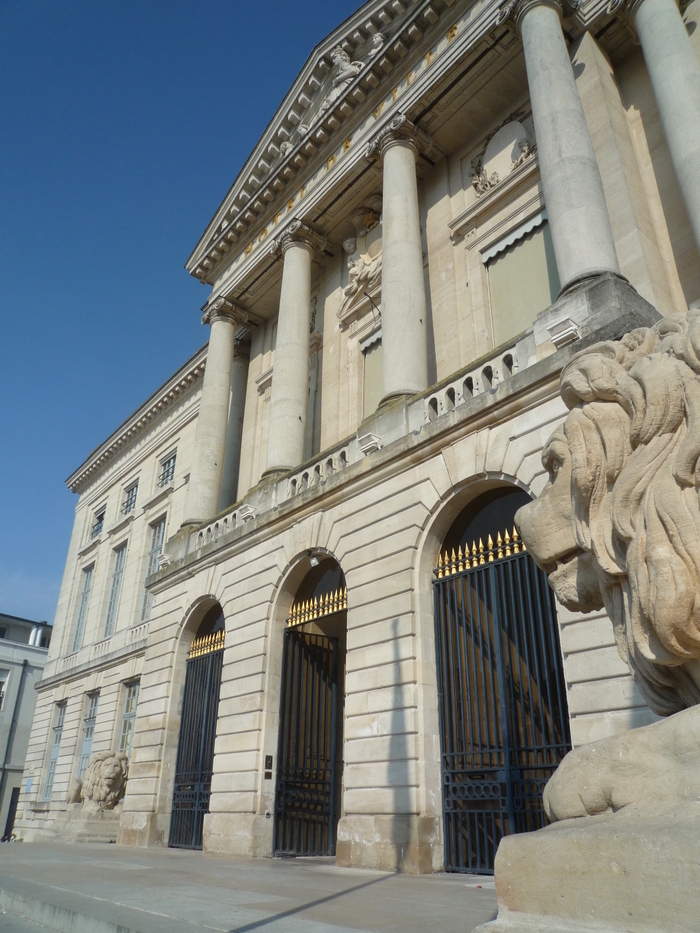 Levez les yeux ! Visite de l'Hôtel de Ville Hôtel de Ville Châlons-en-Champagne