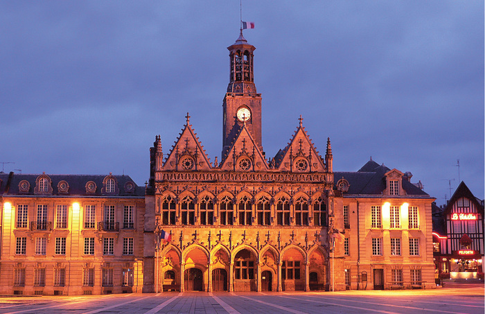 L’Hôtel de Ville : un bâtiment citoyen au cœur de la Cité, Place de l&rsquo;Hôtel de Ville, Saint-Quentin