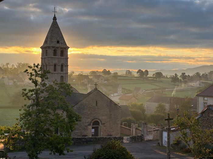 Marche de nuit en chantant et en écoutant des poésies sur le thème de la Nuit, Église Saint-Martin, Vareilles