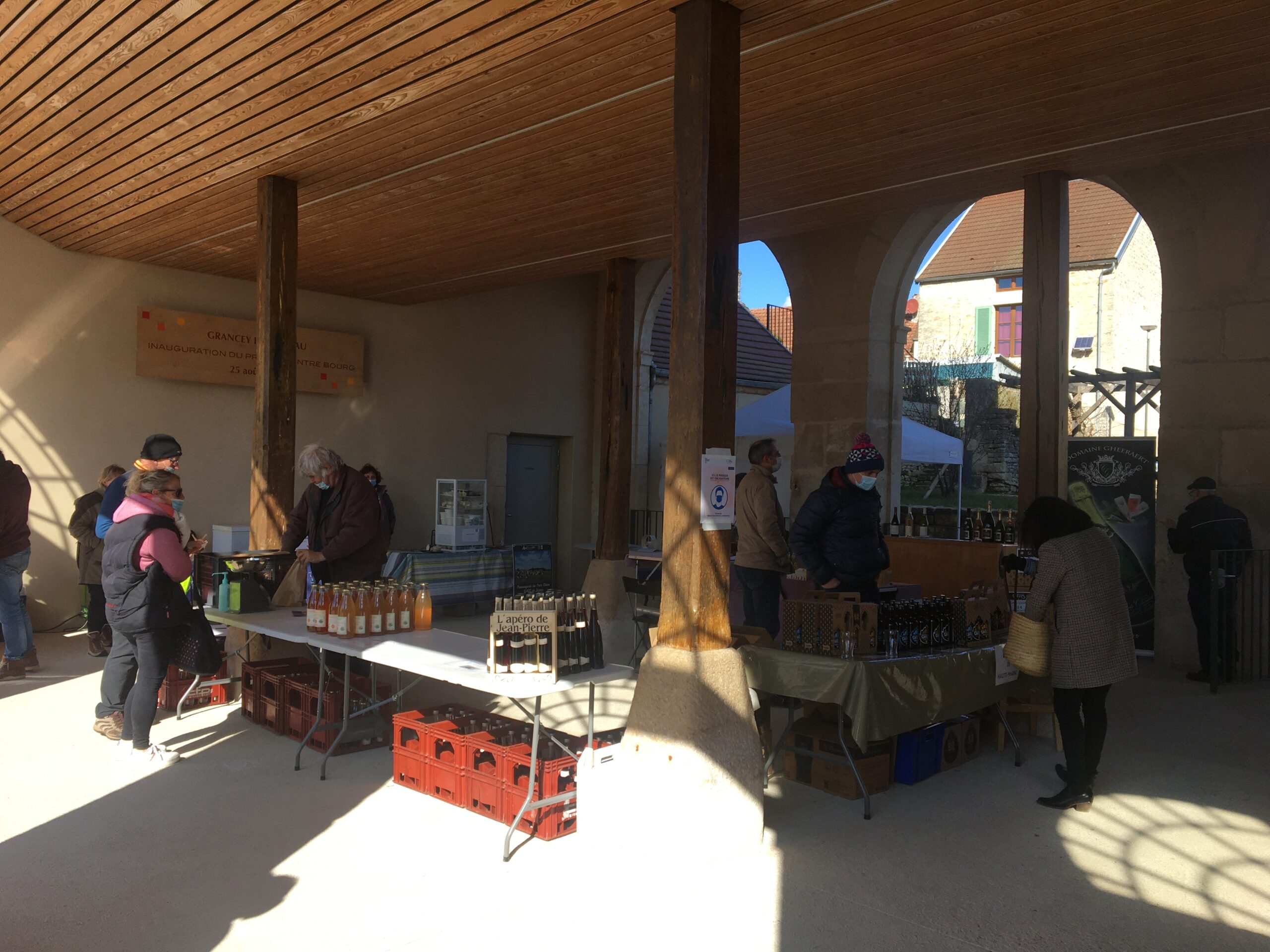Marché des producteurs et artisans locaux Place des Halles Grancey-le-Château-Neuvelle 2026-09-05
