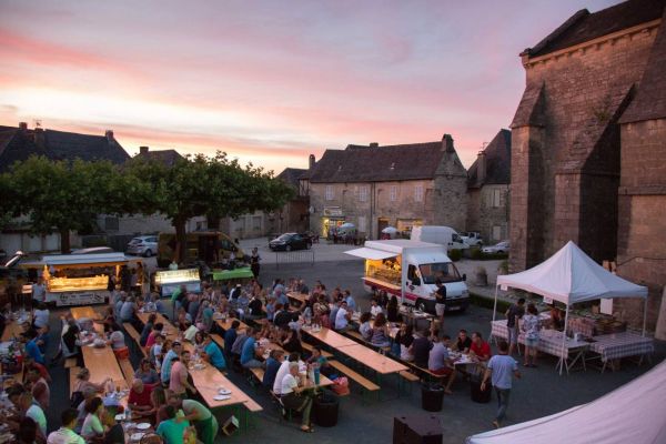 Marché festif à Saint-Robert Saint-Robert