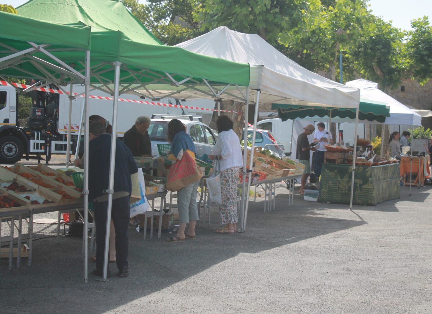 Marché nocturne à Sousceyrac-en-Quercy  Sousceyrac-en-Quercy