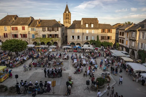 Marché nocturne de producteurs de pays à Sauveterre-de-Rouergue Sauveterre-de-Rouergue