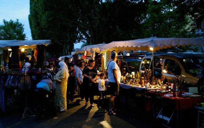 Marché nocturne, Espace Jean Jaures, Rousson