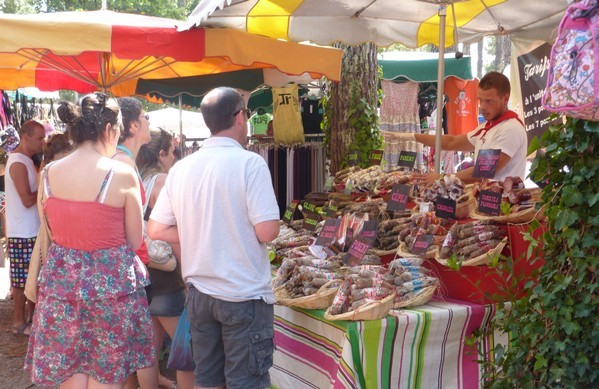 Marché saisonnier à coté du parc aquatique Labenne
