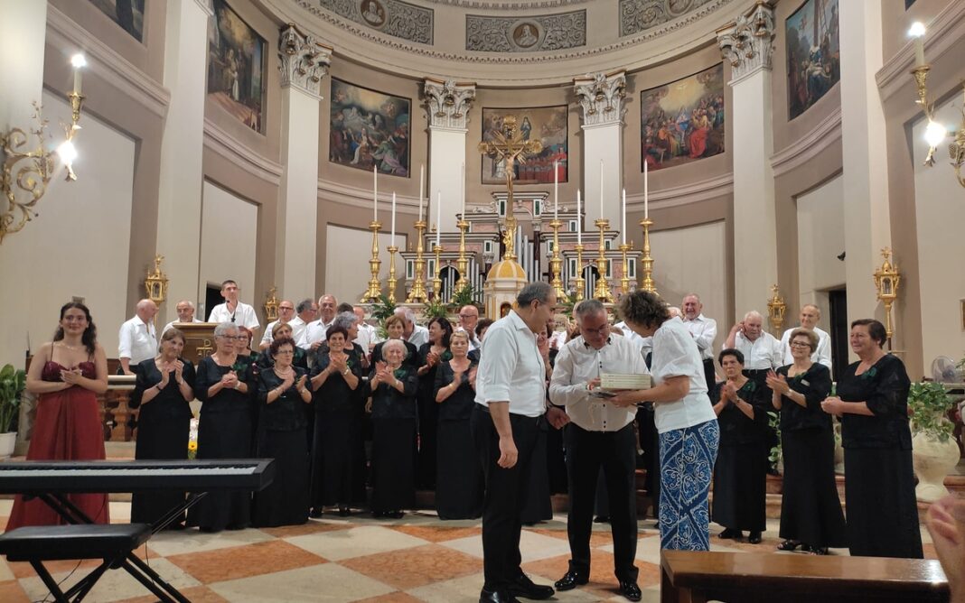 Messe chantée dans l’église de la Madeleine : Chorale « San Mamede de Zamáns » et Chorale « Atlántida de Matamá » – Vigo, Espagne Église de La Madeleine PARIS