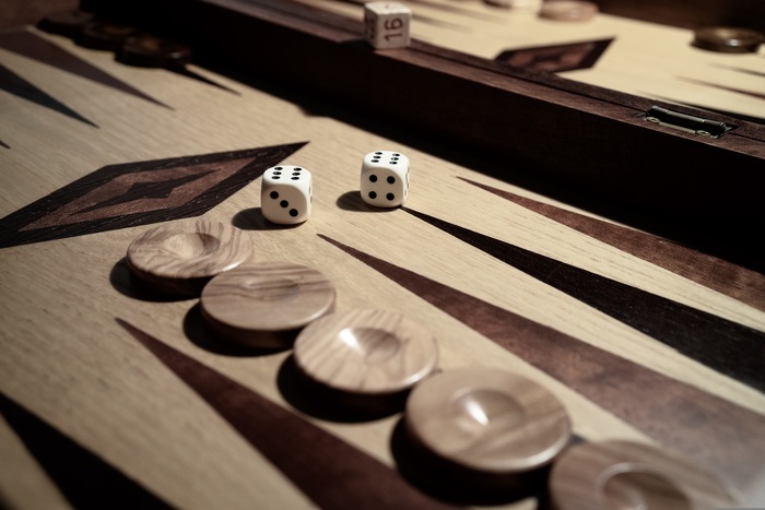 Moment ludique avec jeux en bois et malles escape Game, Cour du presbytère de Mauléon, Mauléon