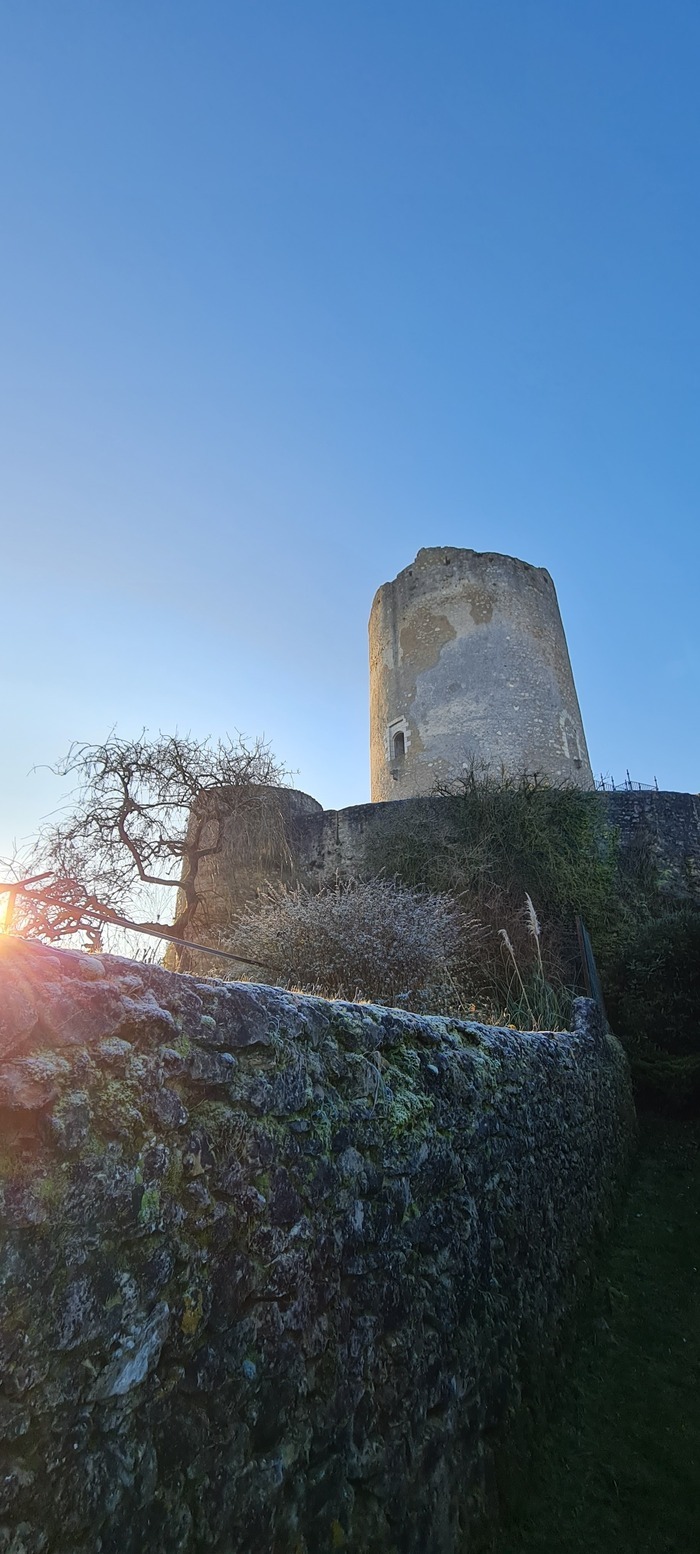 Montée nocturne au donjon, Château de Châtillon-sur-Indre, Châtillon-sur-Indre