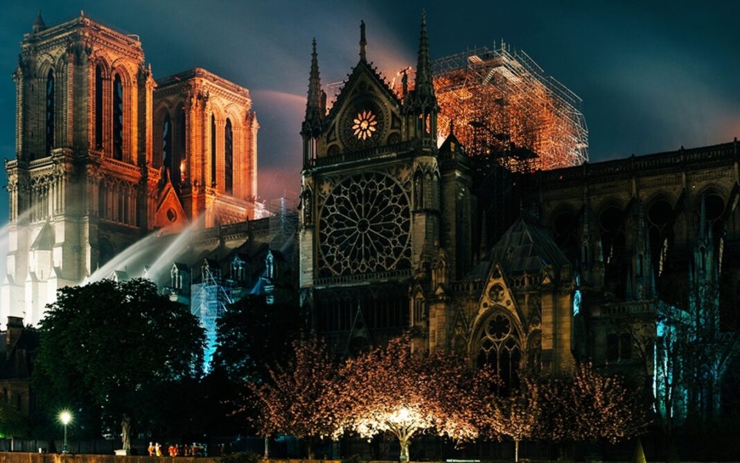 Notre-Dame de Paris : les mystères de la reconstruction Pont au Double Paris