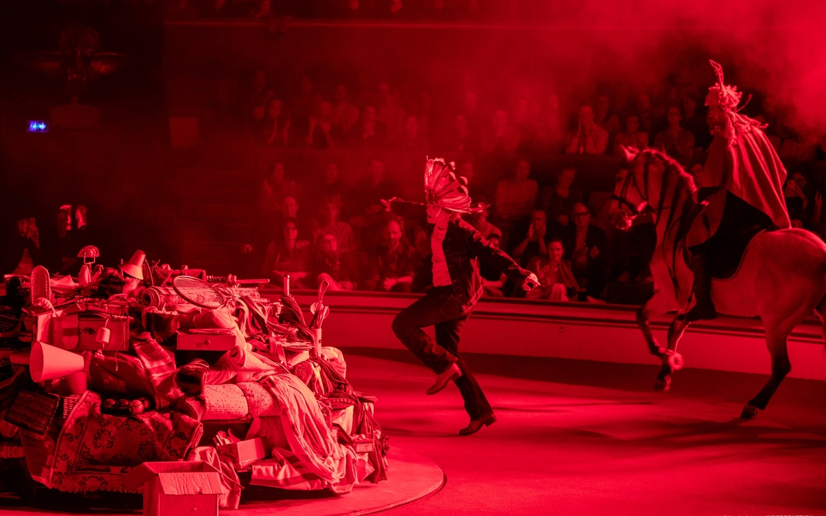 On a aimé… le seul en scène d’Alex Lutz au Cirque d’hiver Cirque d’Hiver Bouglione Paris