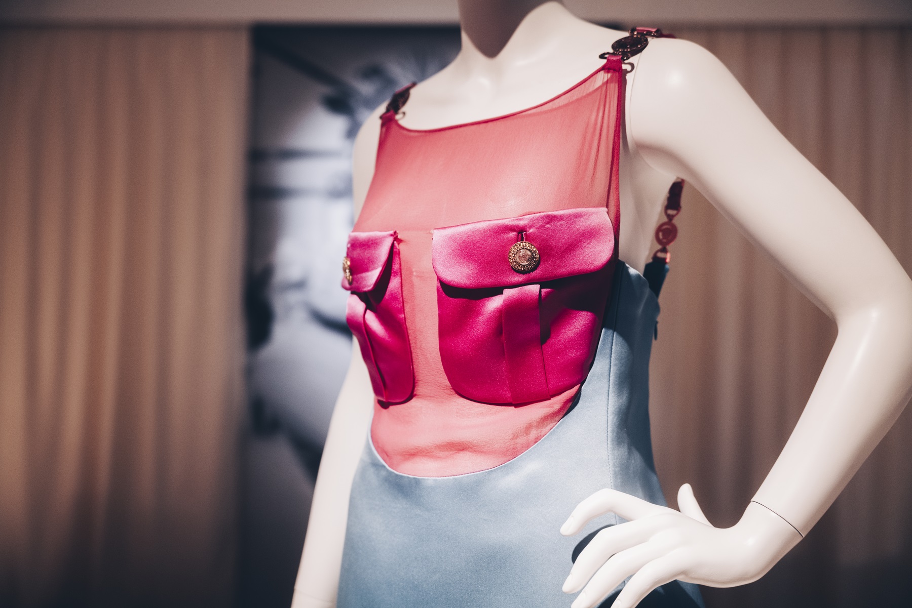 Silhouette mannequin