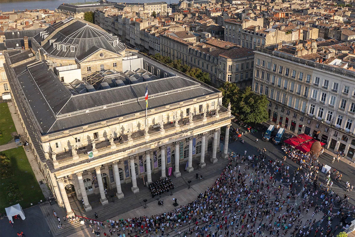 Ouvre la Voix, Place de la Comédie, Bordeaux