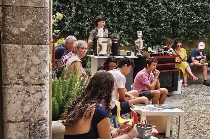 Pause conviviale : un café au musée Musée Hyacinthe Rigaud Perpignan