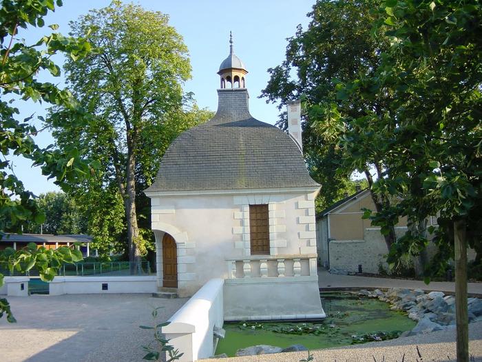 Pavillon Fouquet de la Varenne LA FLECHE La Flèche