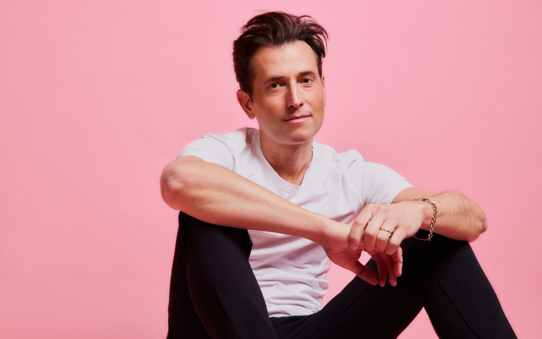 Peter Cincotti en showcase et séance de dédicaces à la Fnac des Ternes Fnac des Ternes Paris