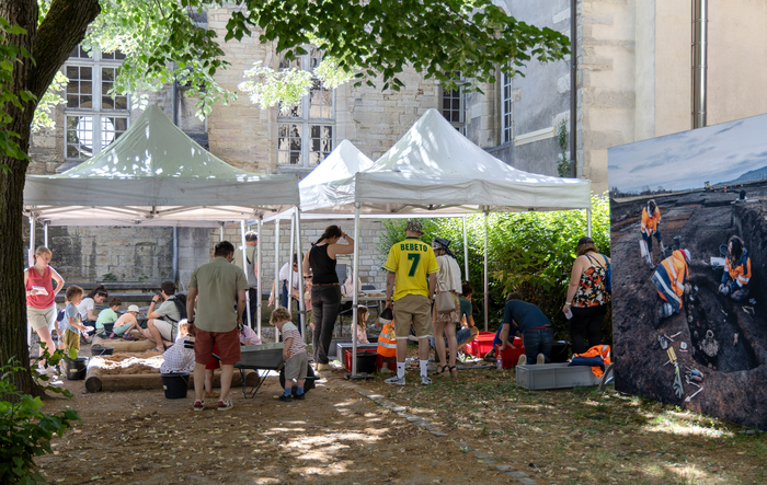 Prenez la pose : photo de chantier !, Musée archéologique, Dijon