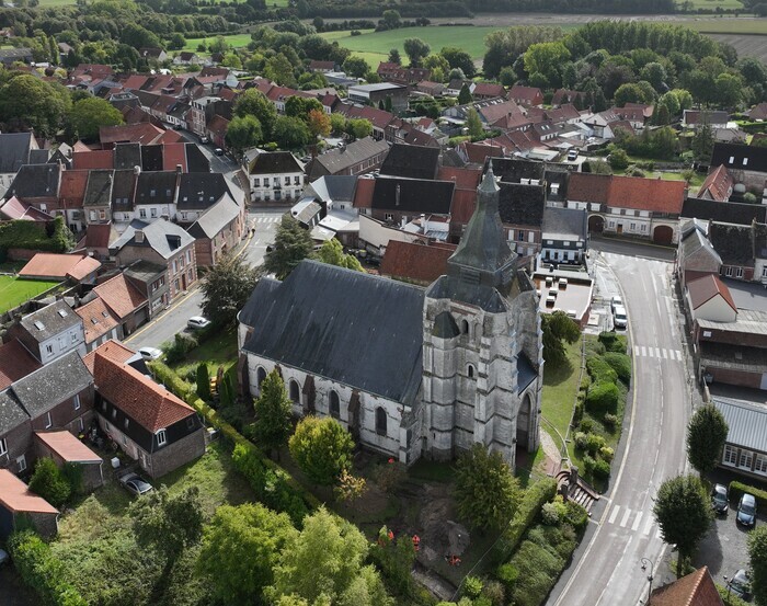 Présentation du Diagnostic archéologique du parc de l'Eglise St Nicolas Église Saint-Nicolas Avesnes-le-Comte