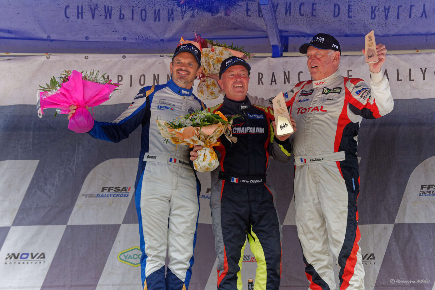 Erwan CHAPALAIN , Stéphane DE GANAY et Hervé KNAPICK sur le podium catégorie Supercar Challenge au Rallycross de