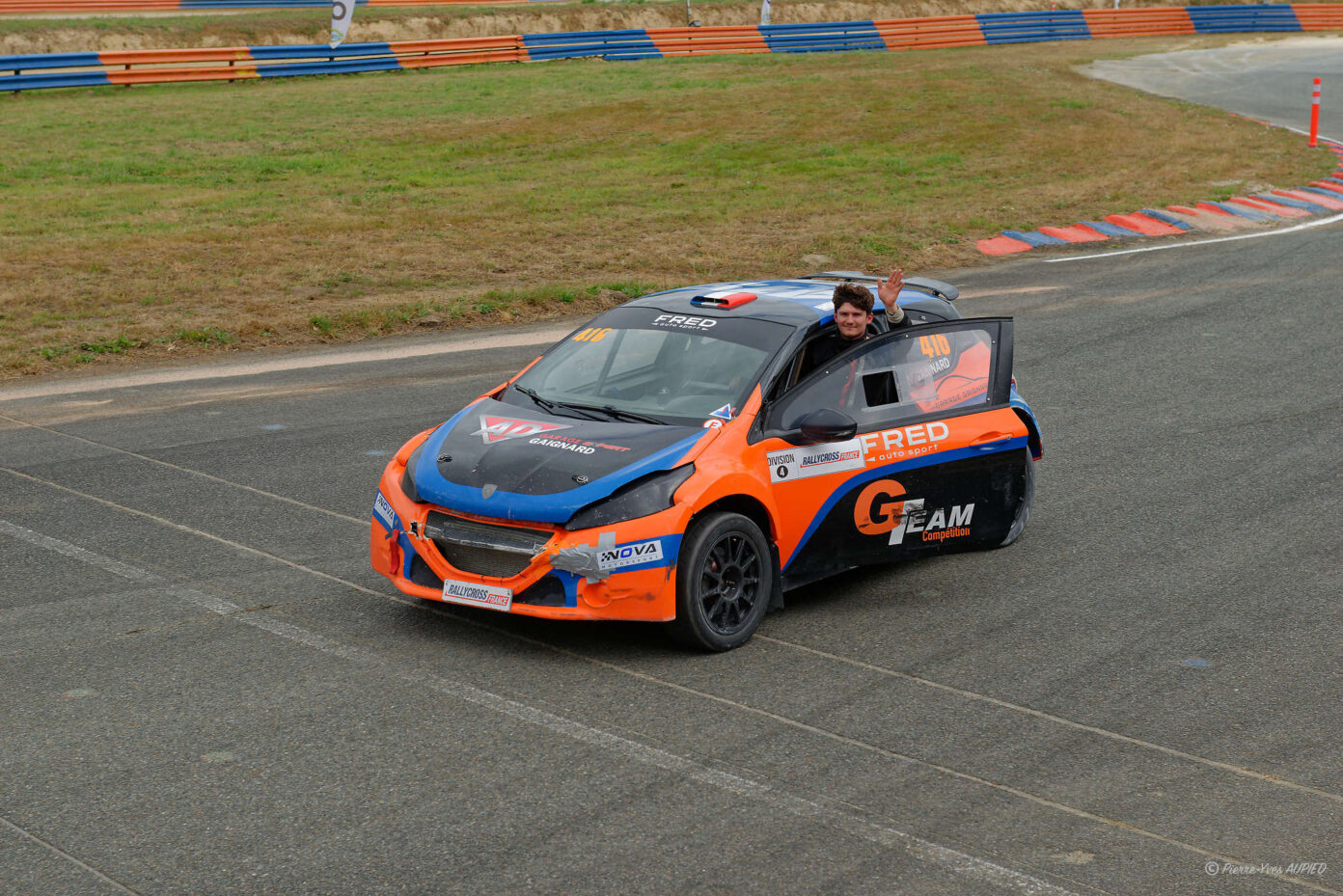 Maxime GAIGNARD sur la PEUGEOT 208 F2000 N°416 au Rallycross de Kerlabo 2026