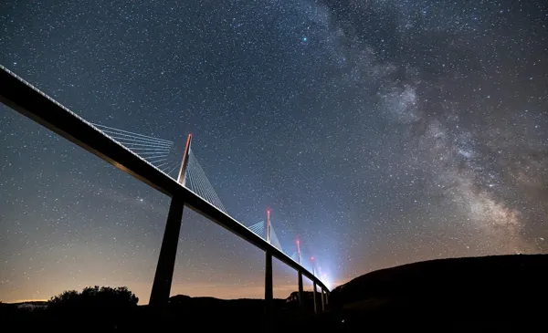 Rando sous le Viaduc de nuit Maison des Accompagnateurs Millau