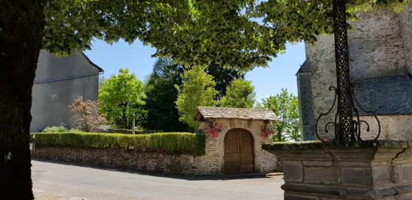 Randonnée dans la fraîcheur du matin Gramond-Boussac  Sauveterre-de-Rouergue