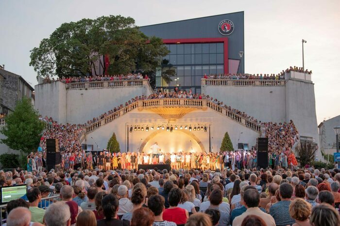 Sérénade des 1000 choristes, Place des Martyrs de la Résistance, Alès