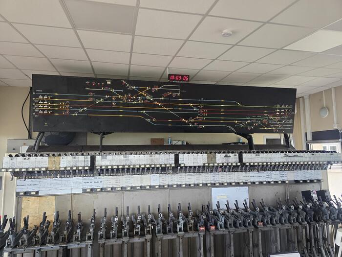 SNCF Réseau : Découvrez les postes d'aiguillage du triage de Rennes Poste d'aiguillage de Rennes Triage Rennes