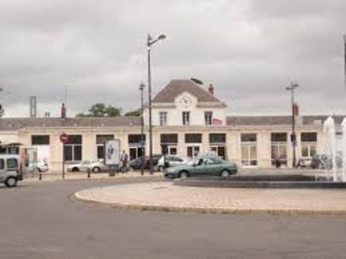 SNCF Réseau - Le poste d’aiguillage de Bourges vous ouvre ses portes pour les Journées Européennes du Patrimoine ! Gare SNCF Bourges