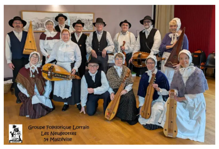 Spectacle de danses traditionnelles lorraines par "Les Neugeottes" Le Puits de Siège Longwy