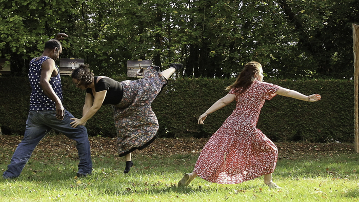 Spectacle : performance dansée par la Cie Vice-Versa, Jardin de la Noé, Mesnil-en-Ouche