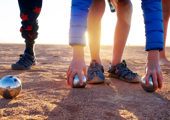 Sport en familles Pétanque sur la plage Créances