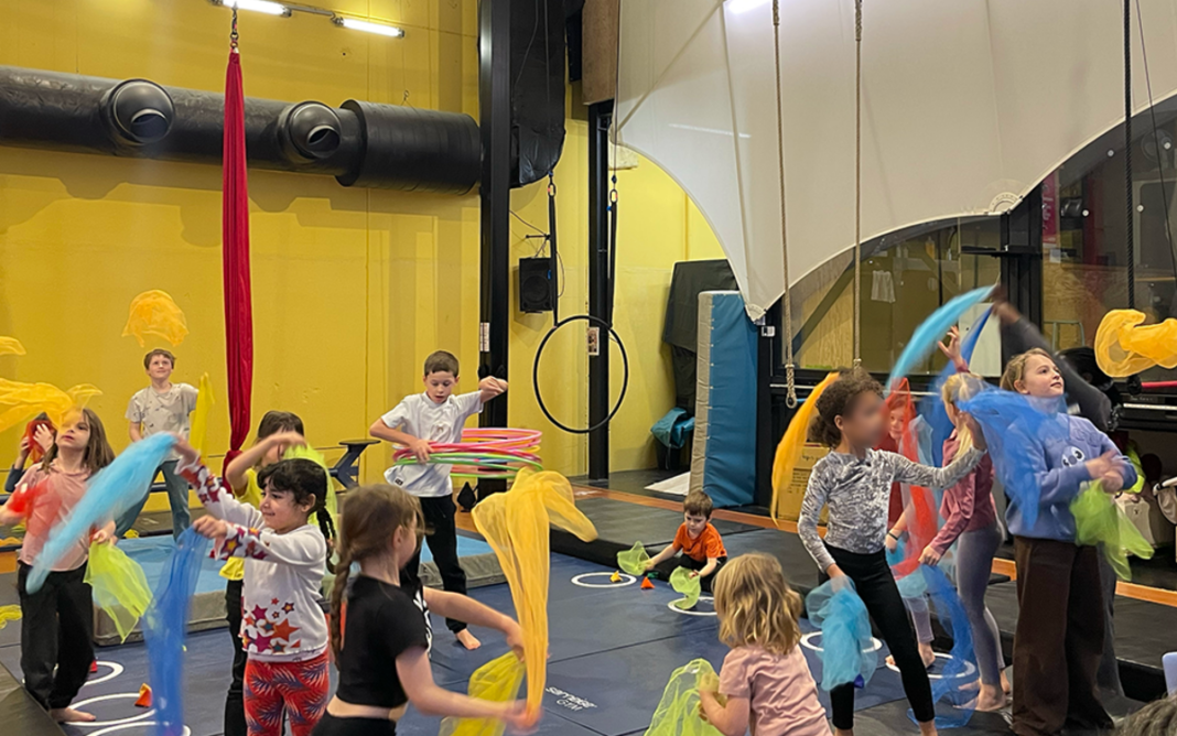 Stage cirque pour les enfants pendant les vacances de février RueWATT Paris
