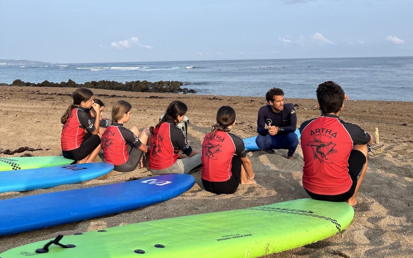 Stage de surf avec l’Artha Surf Club Saint-Jean-de-Luz