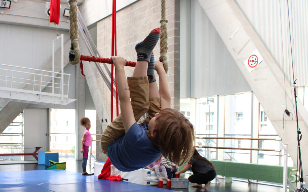 Stage vacances d&rsquo;automne – Baby cirque 3-5 ans Centre Paris Anim&rsquo; Wangari Maathai Paris