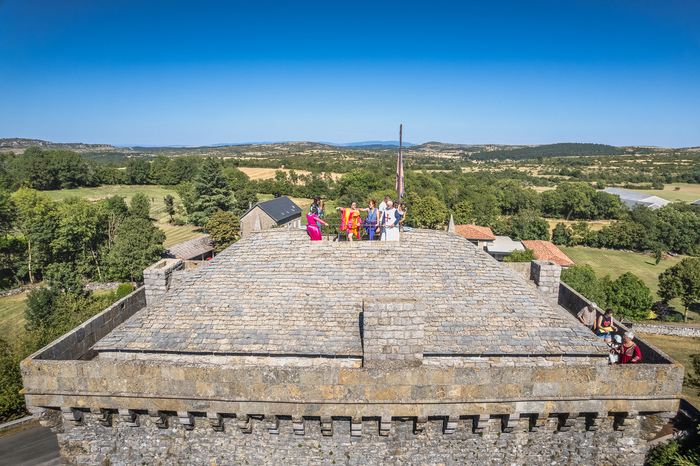 Suivez le guide au phare du Larzac !, Tour-refuge et Logis des Hospitaliers, Viala-du-Pas-de-Jaux