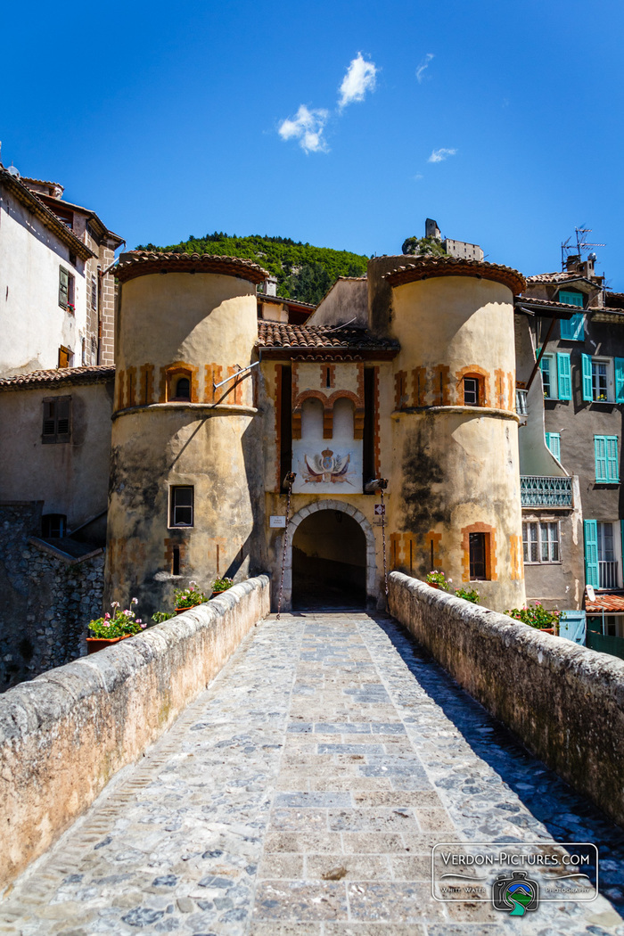 Sur le chemin de ronde à Entrevaux, Citadelle et musée de la Poudrière, Entrevaux