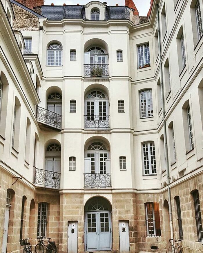 Tchaïkovski et ses voisins, Cour ovale de l’Ile Feydeau, Nantes