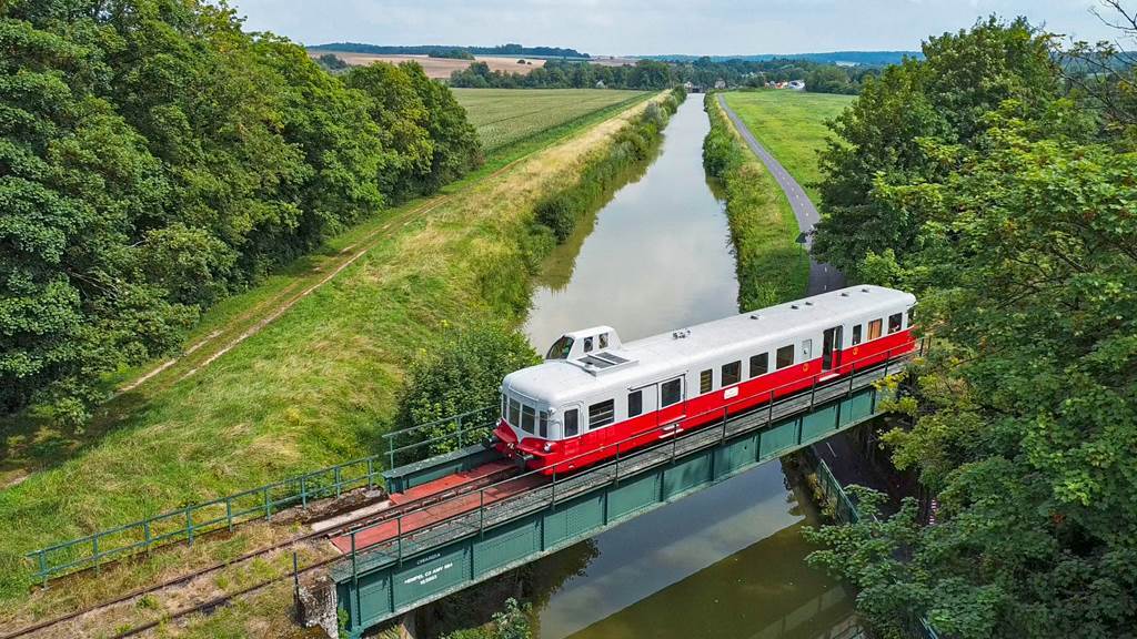 Train de l&rsquo;éclipse  Attigny